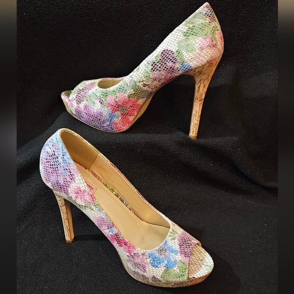 Torta Caliente Snakeskin Pattern Multi Color Floral Peep Toe High Heels-Size 10M - Picture 2 of 8